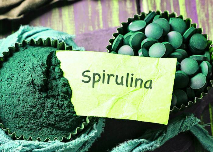 Anti-Aging smoothies with spirulina